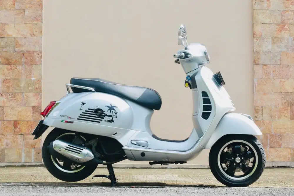 Vespa GTS super 150 ABS limited edition piaggio vespa primavera sprint