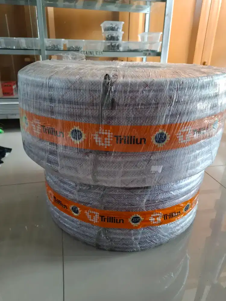 Selang air benang merk triliun ukuran 5/8 dan 1/2