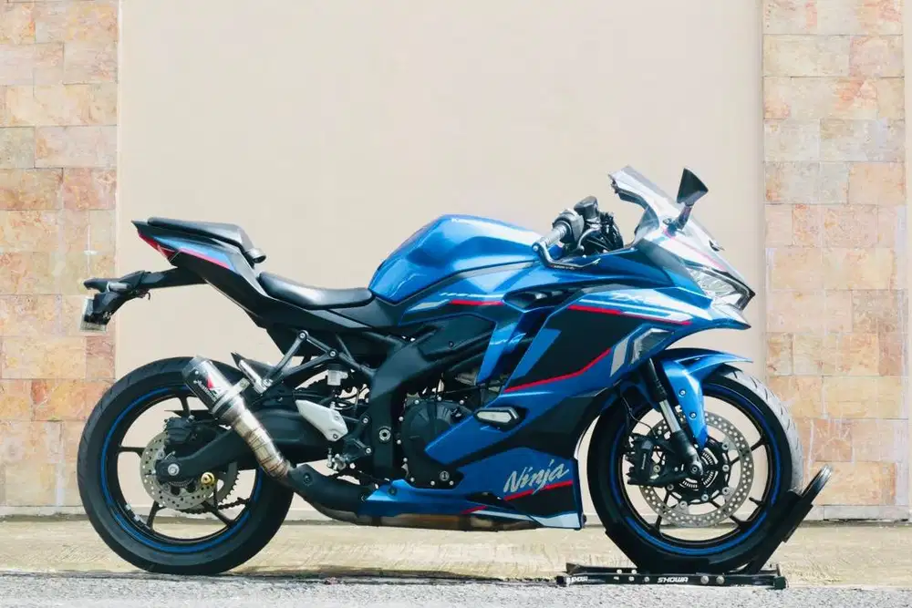 Kawasaki ZX25R ABS 2023 like new benelli bn600 zx6R er6n