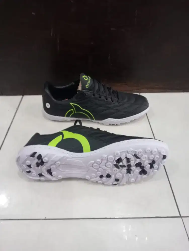 Sepatu futsal mini soccer