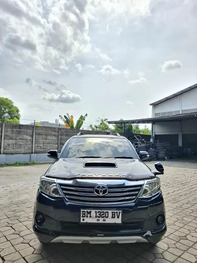 Fortuner 2013 G TRD VNT manual. Km 136rb