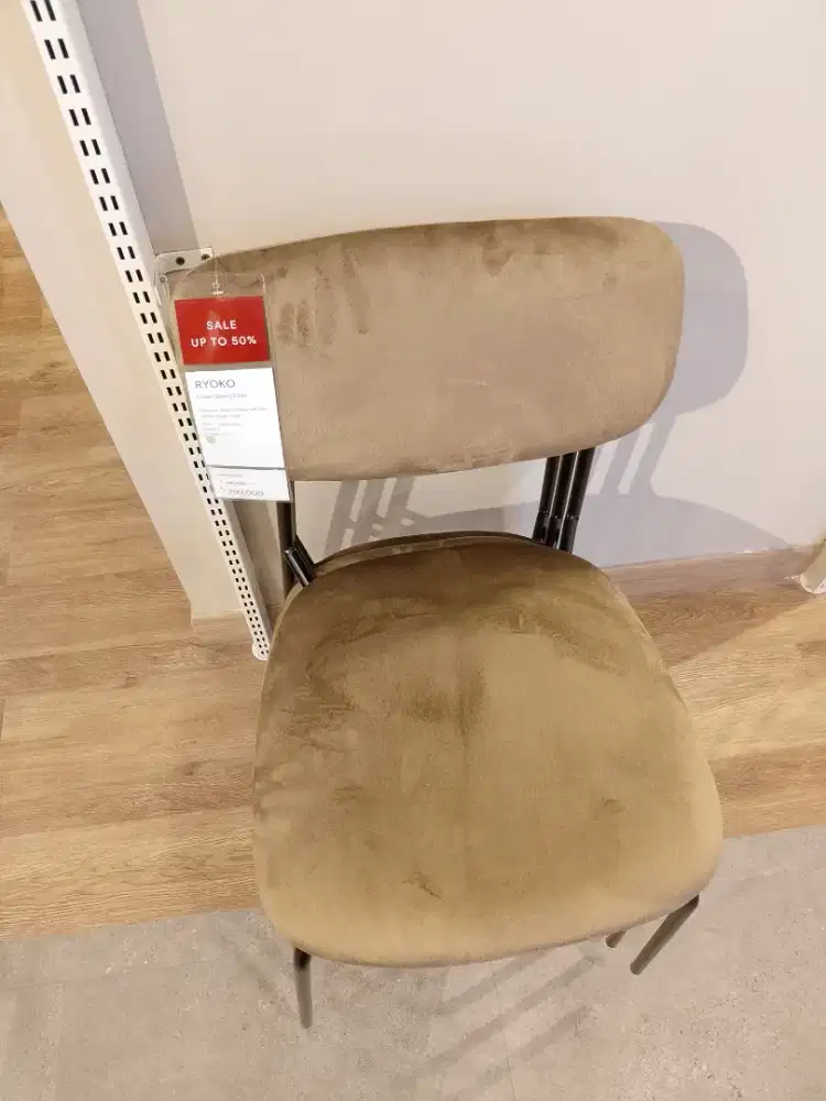 KREDIT RYOKO CREAM DINING CHAIR