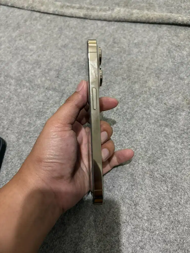 Iphone 14 pro 128 gb ibox warna gold mulus pemakaian apik