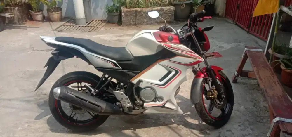 vixion 2014 (warna putih)