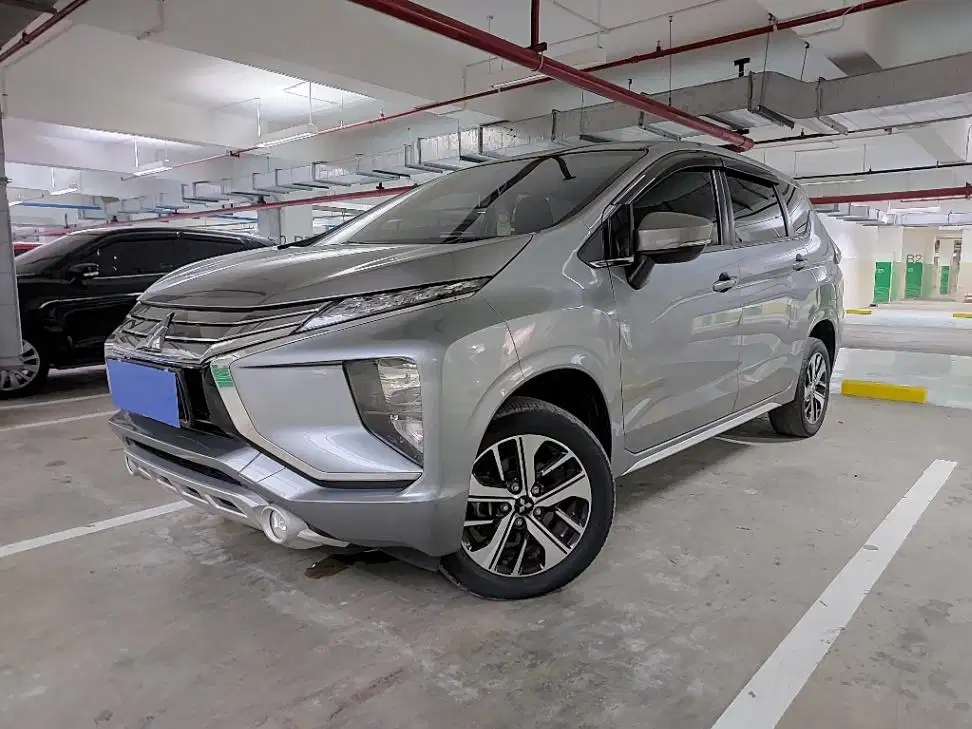 DP MURAH Mitsubishi Xpander 1.5 Sport Bensin-AT 2019 Abu CYVMD
