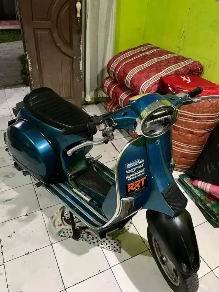 VESPA EKLUSIVE 2 TAHUN 1994 PLAT B