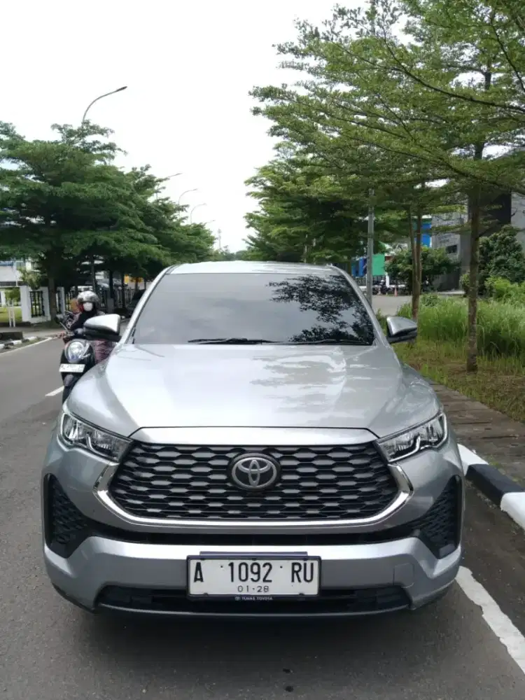TOYOTA INNOVA ZENIX 2024