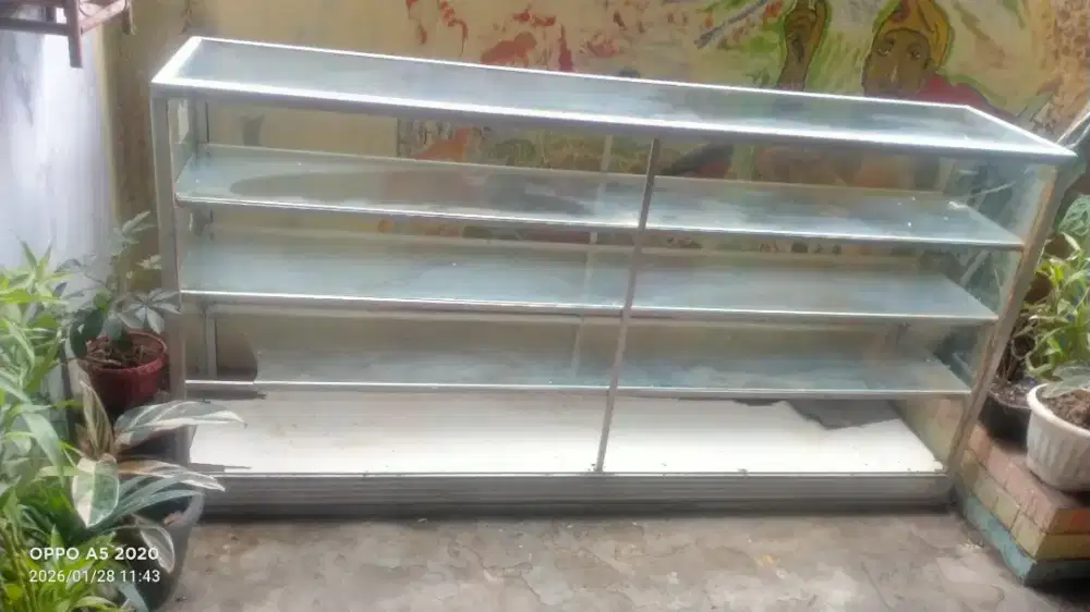 Jual etalase panjang 2cm.tinggi 1,5 cm