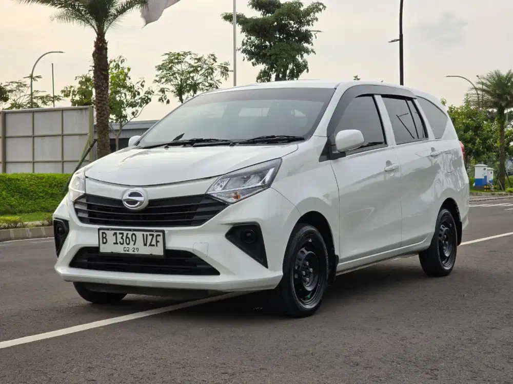 Daihatsu Sigra M 1.0 Automatic Besin Putih Metalik
