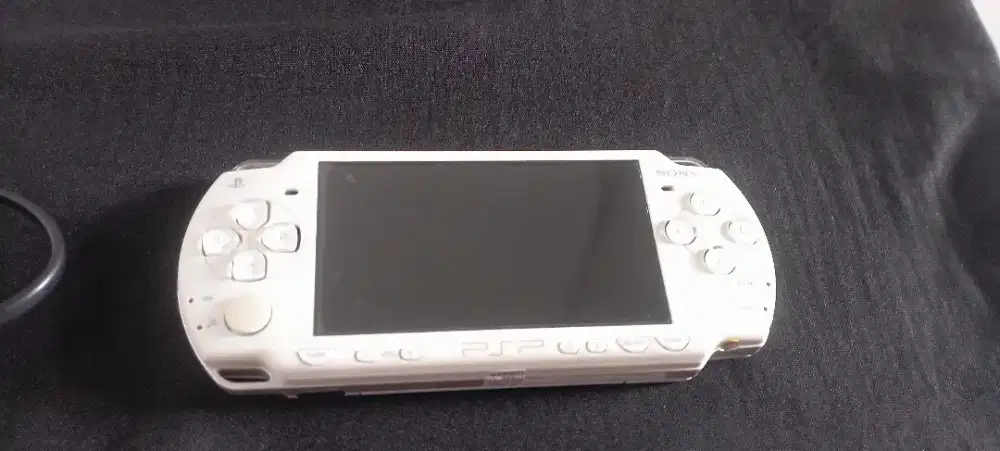 PSP tipe 2000 full set