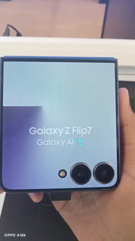 Samsung Galaxy Z Flip7