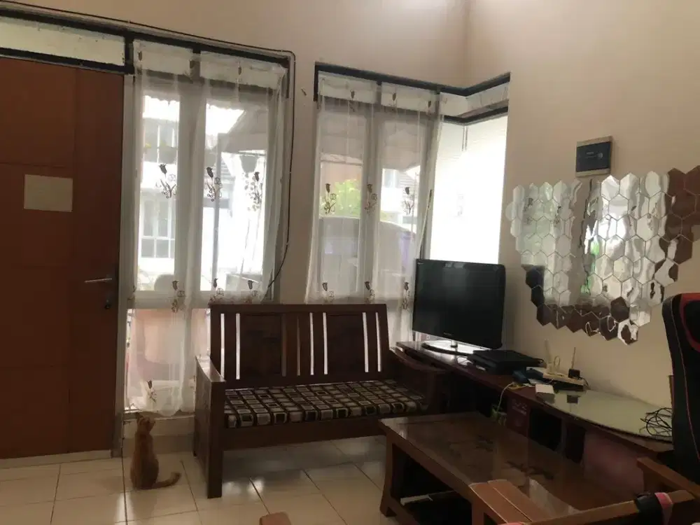 Rumah Hook Premium SHM Dijual di Bawah Harga Pasari