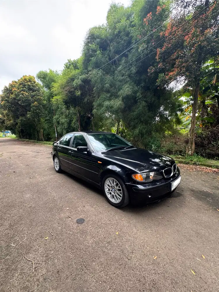 BMW 325i 2003 Bensin