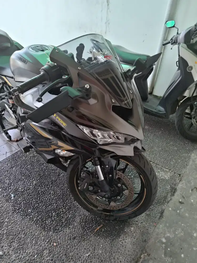 Kawasaki Ninja ZX25R