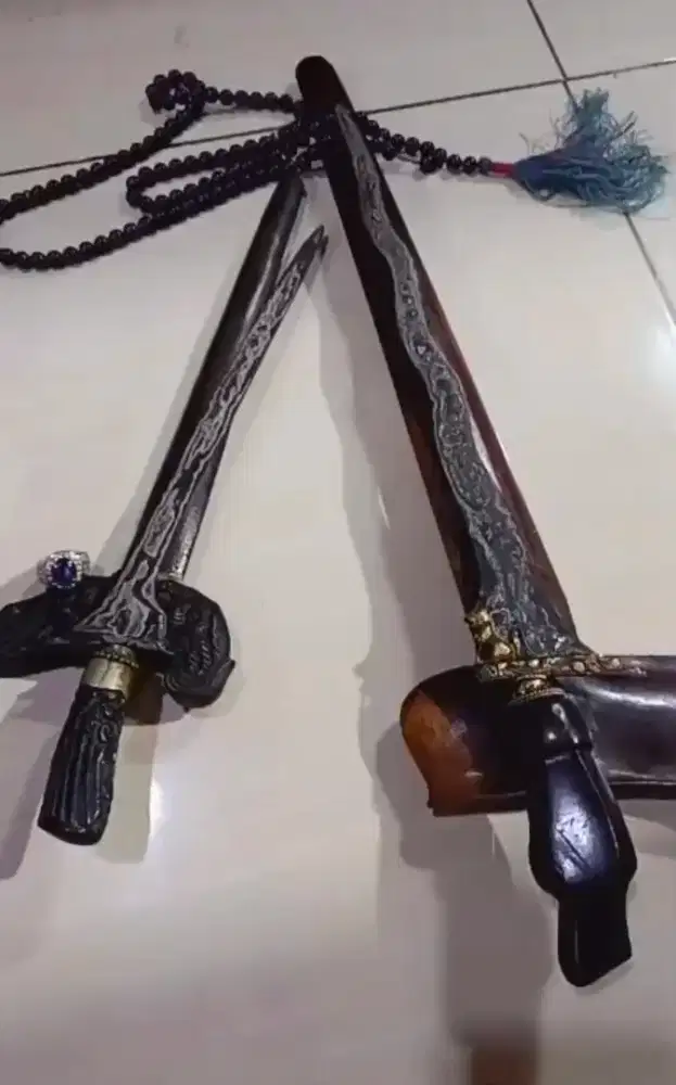 2 keris 1 golok 1 cincin blue safir ikat Perak tabur moissanite