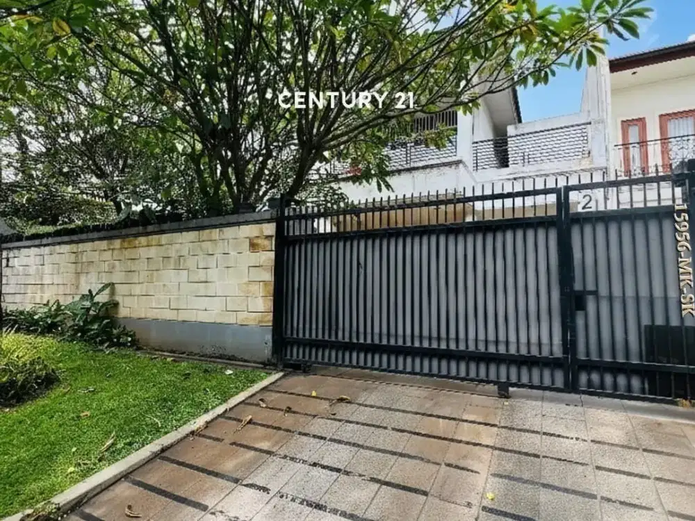 Dijual Cepat Rumah Halaman Luas 2 Lantai Strategis Pondok Indah