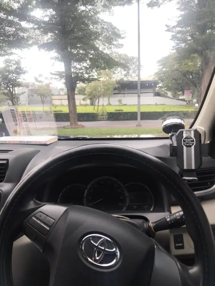 Rental mobil +supir harian