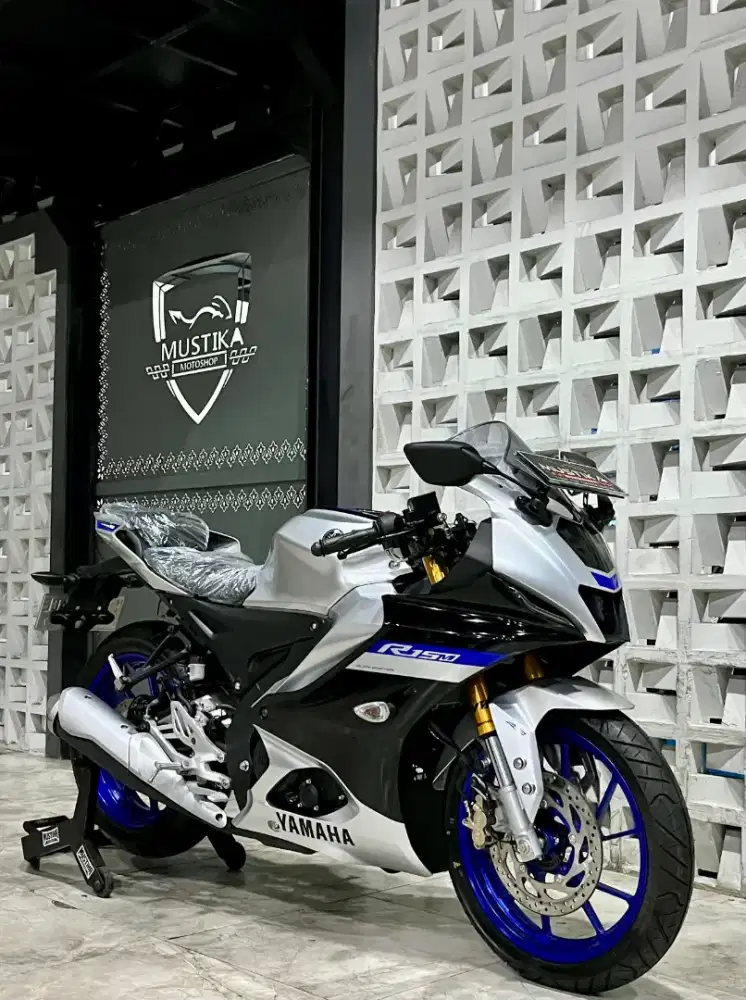 Odo 400 perak‼️R15 M v4 ABS 2022. N Malkot. DANNY Mustika Motor Sulfat