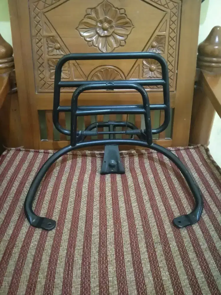 Aksesoris vespa Backrack Primavera sprint