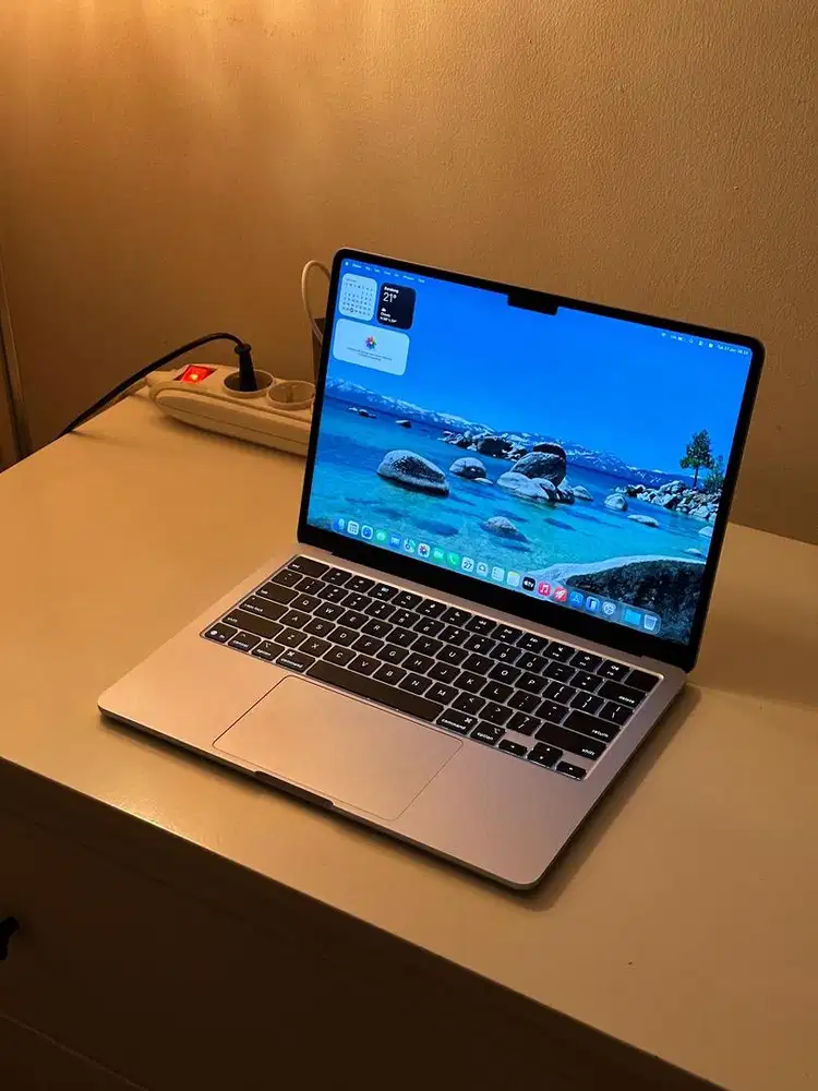 MacBook Air 2025 M4 13 inch 16/256