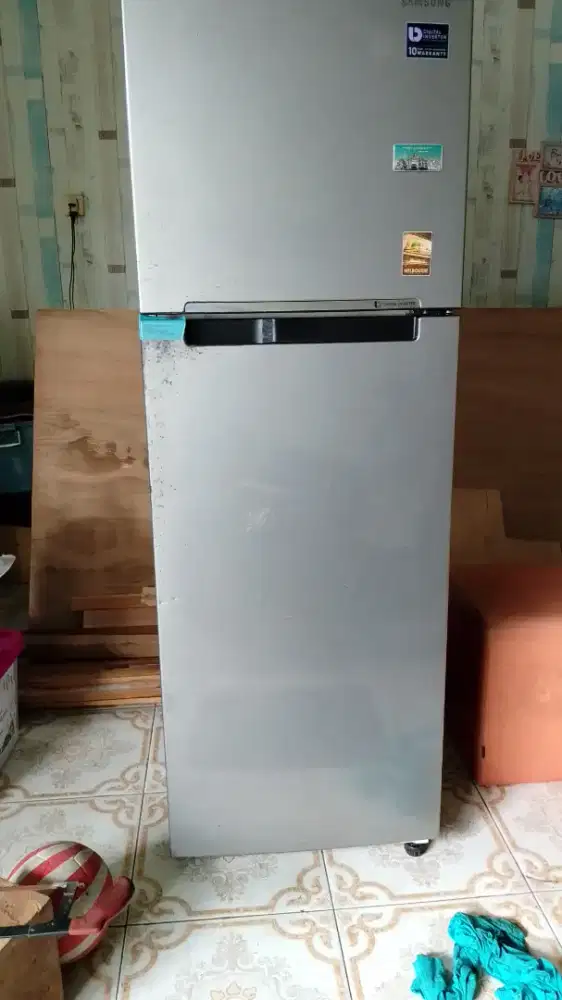 Jual. Kulkas 2 pintu