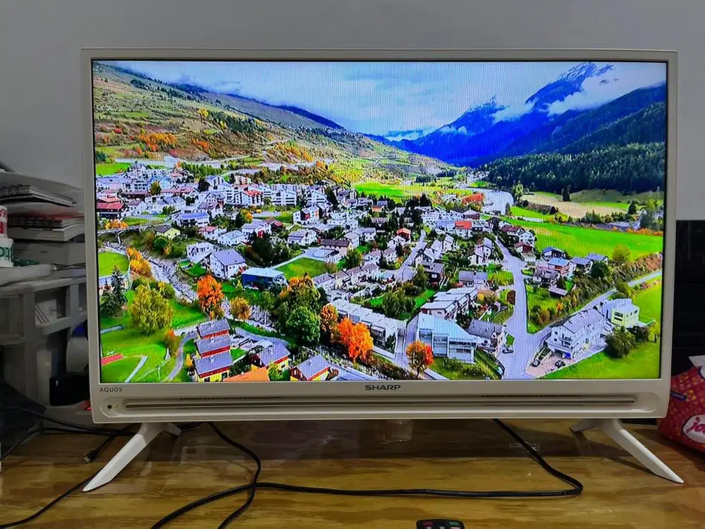 Tv led Sharp 32 inch (bukan smart tv/android tv)