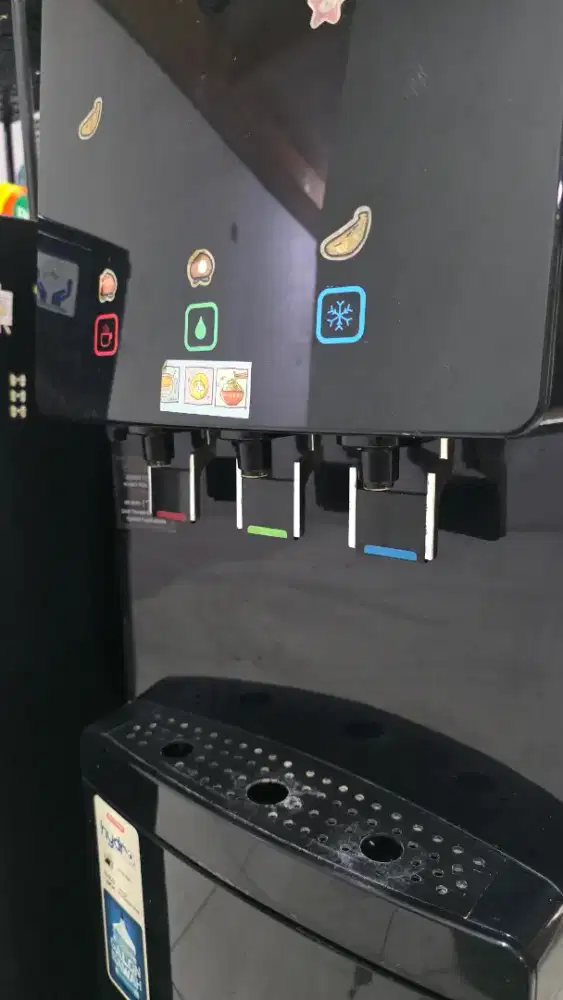 Dispenser polytron galon bawah bisa panas, dingin, dan biasa