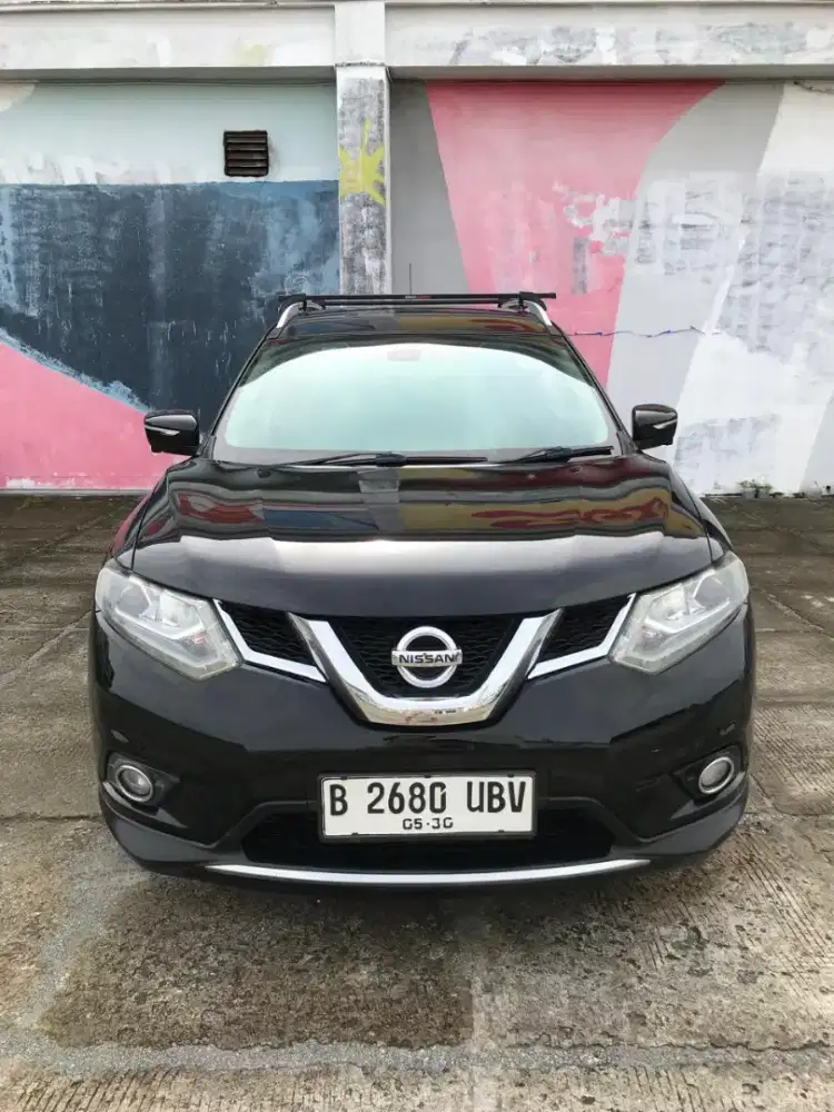 Nissan xtrail 2.5 tahun 2015 at tdp 15 juta