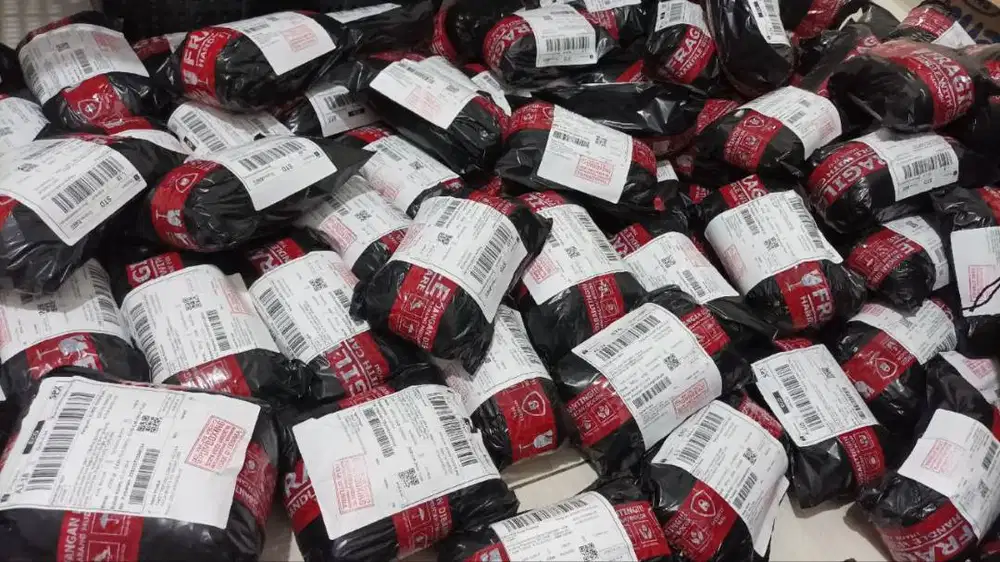 DIBUTUHKAN KARYAWATI PACKING PAKET