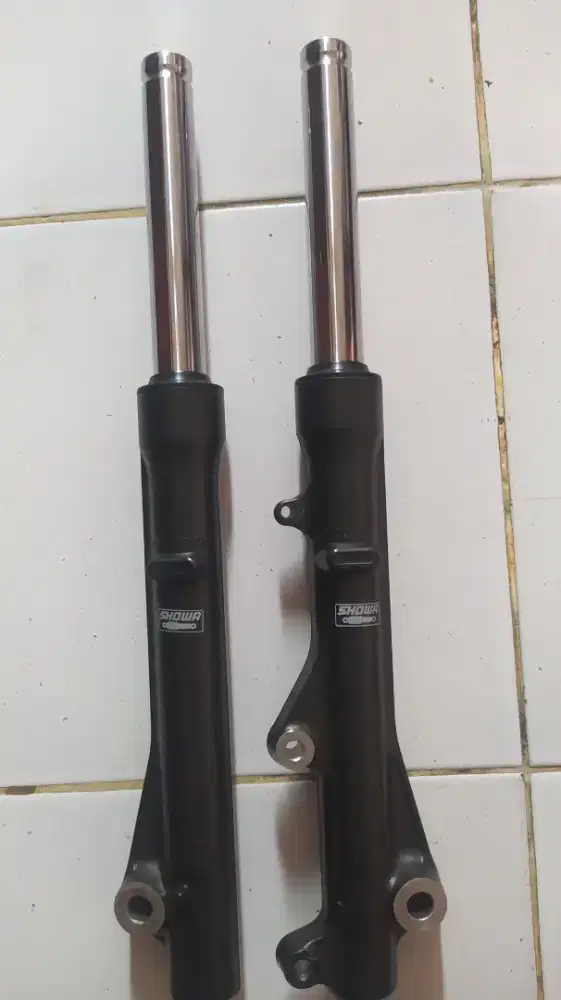 Shockbreaker depan honda