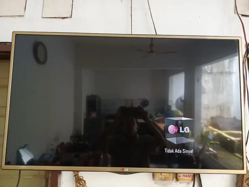 LG 42 inc , hidup normal.