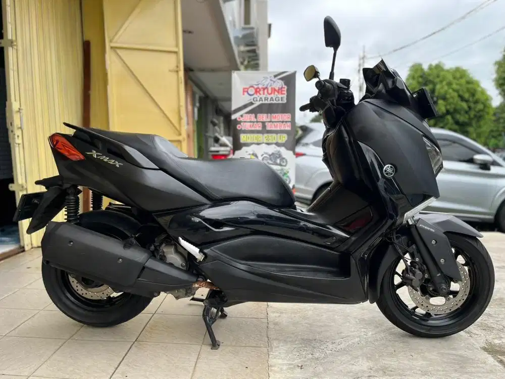 YAMAHA XMAX 250 ABS PIRELLI 2018 HITAM KM 19RB ANTIK MULUS FORZA