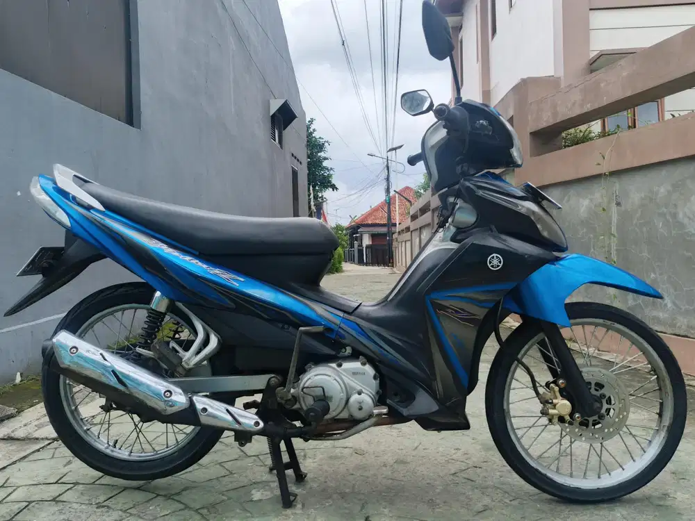 Yamaha Jupiter z 2011 stater tokcer halus mulus terawat