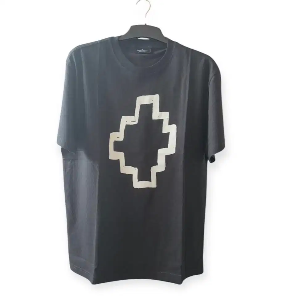 Kaos tshirt preloved bal hitam size 72x56 Marcelo Burlon