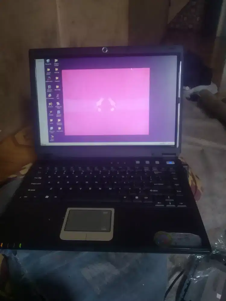Jual aja laptop Asus M54sr,masih normal pemakaian aja