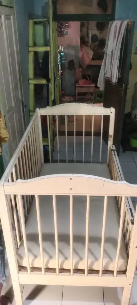 Tempat tidur bayi (boxs bayi)