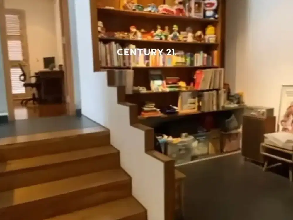 Pulomas Rumah Cantik Siap Huni Posisi Hoek