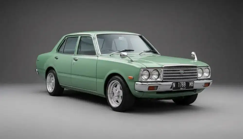 Toyota Corona RT 104 Tahun 1975 Manual Klasik