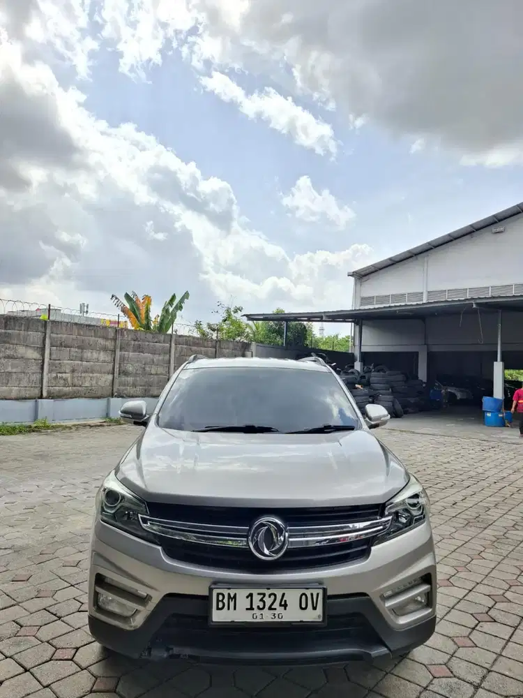 Dfsk Glory 2019 560 t lux 1.5 matic. Km 74rb