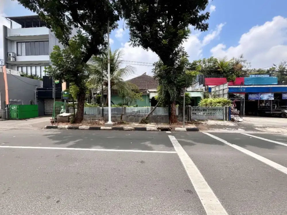 Rumah Hitung Tanah ! Zona Komersial !