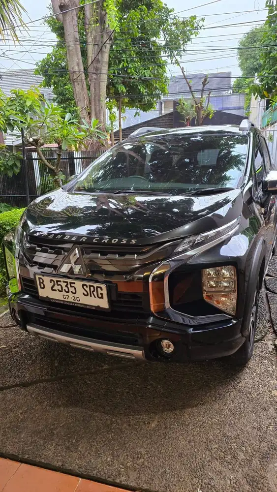 DIJUAL XPANDER CROSS WARNA HITAM 2020 ..