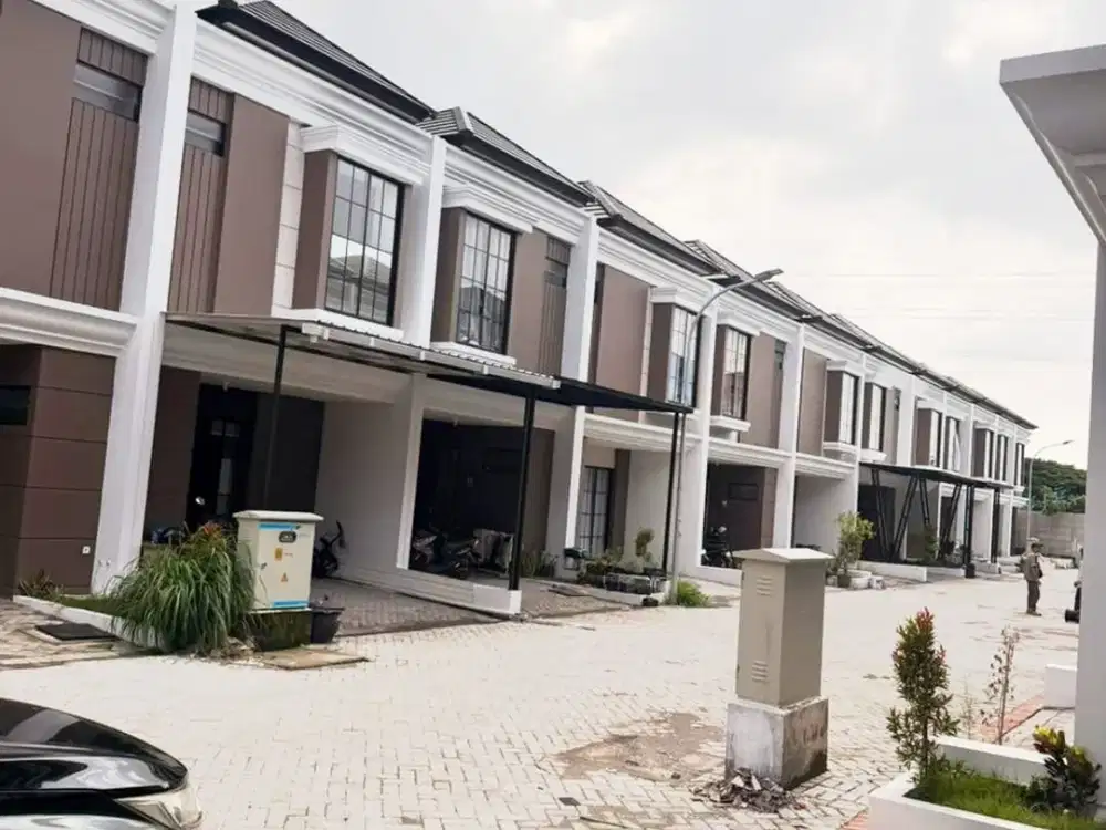 SEWA Rumah Baru Regency One East, Kosongan, Dekat Pakuwon City, Surabaya