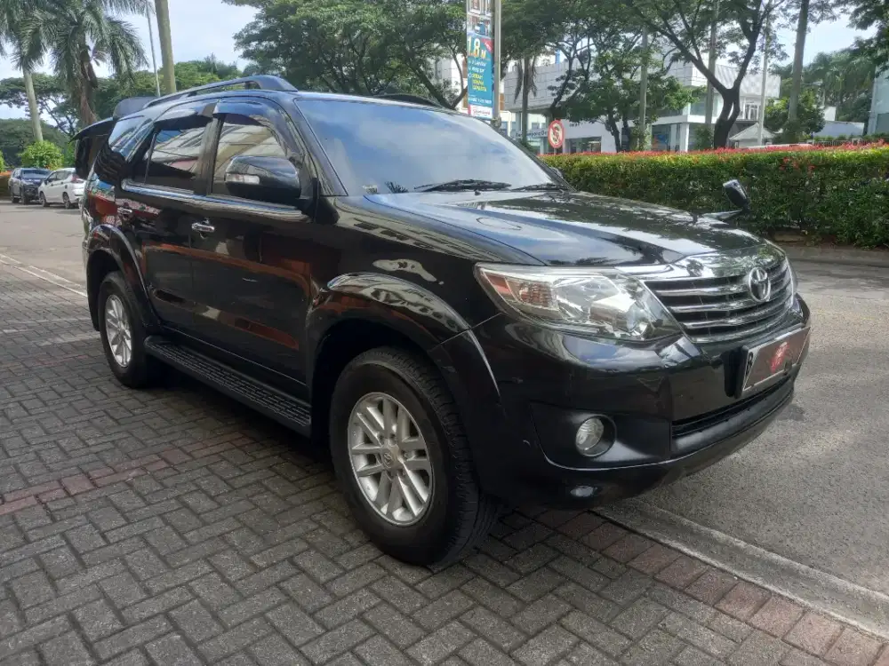 Toyota Fortuner 2.7 G lux AT tahun 2012 Luxury automatic matic