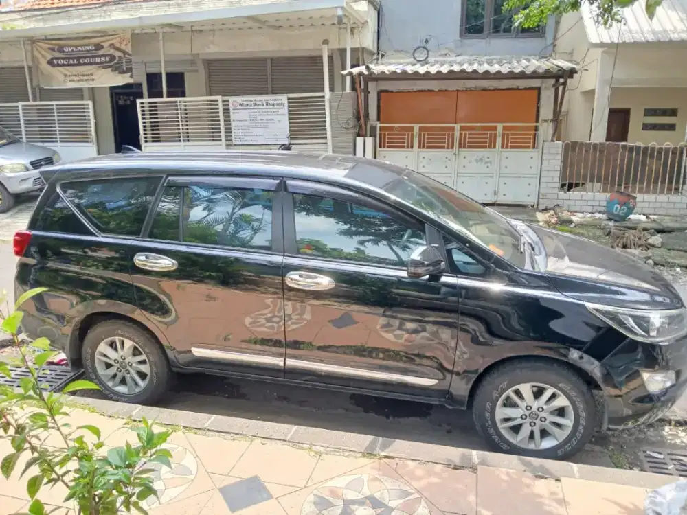 Innova reborn diesel hitam terawat 2017 pribadi SOLAR