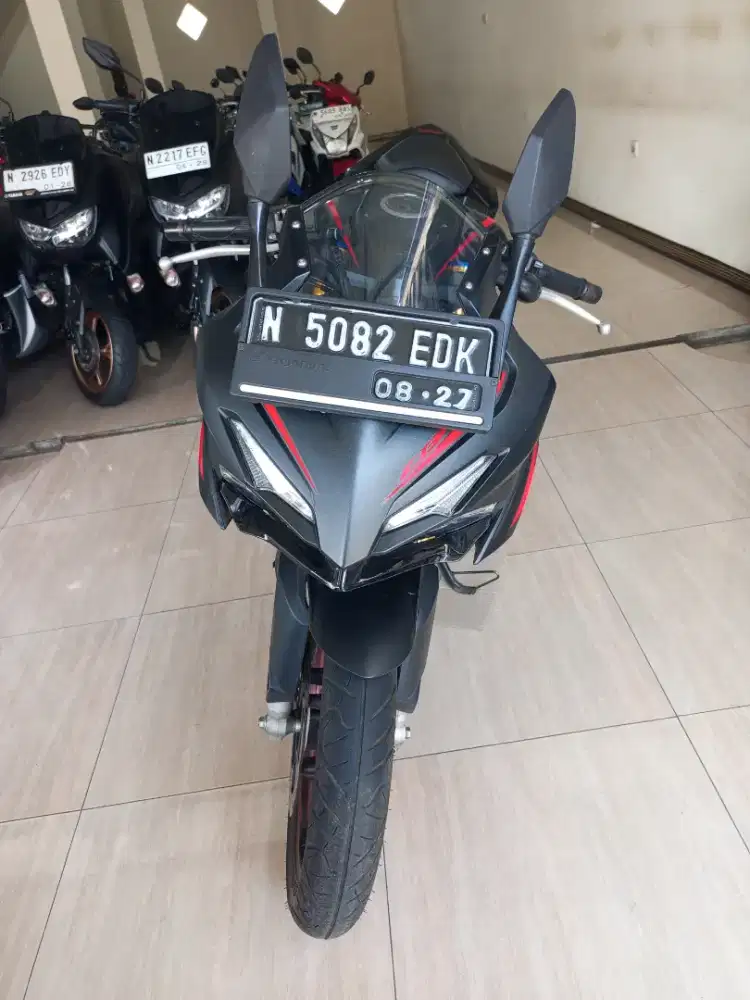 Honda CBR 150 R 2022 ABS km 8800