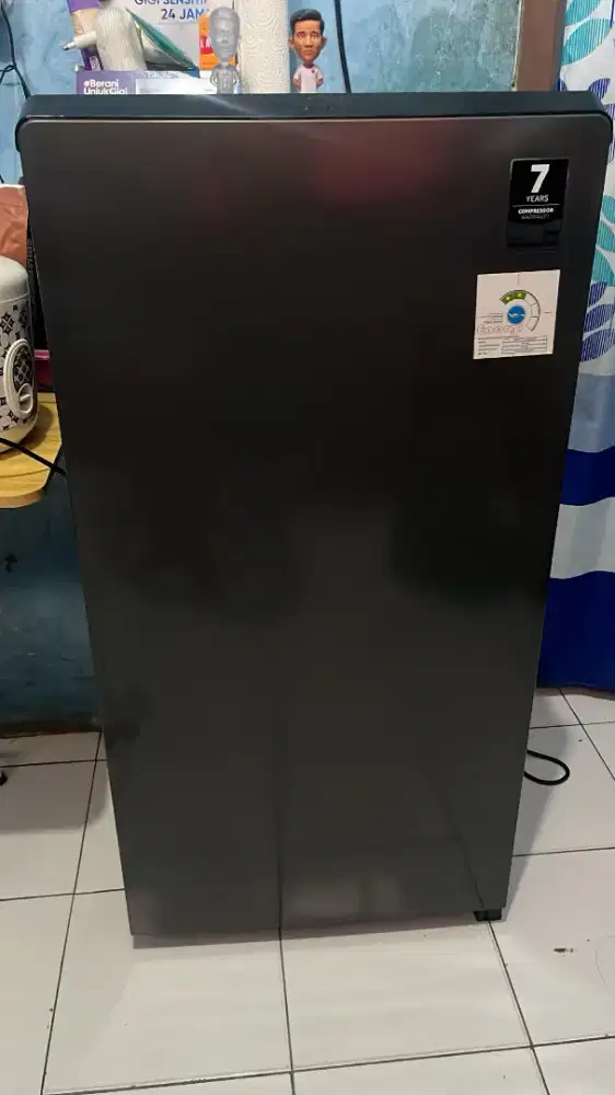 Kulkas 1 pintu merk Aqua