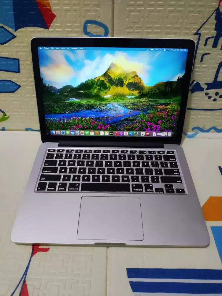 Laptop Murah MacBook Pro Retina 13in Early 2015 core i5 ram 8/SSD 256