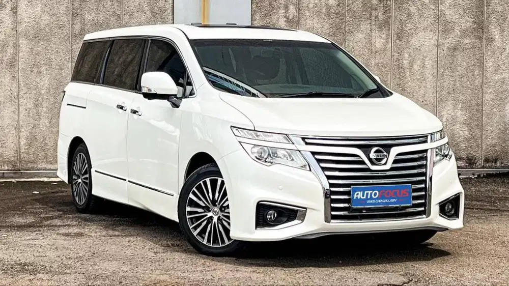 Nissan Elgrand HWS 2.5 AT Putih metalik 2016 Low Km record nissan