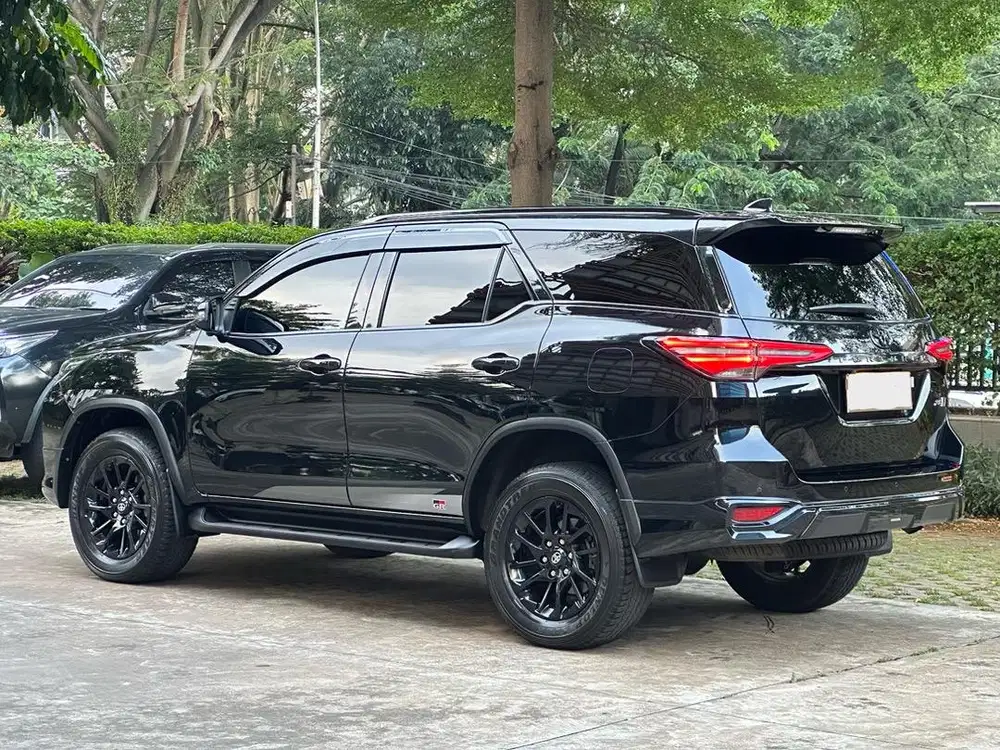 Fortuner VRZ GR 2.8 AT 2022 pakaian