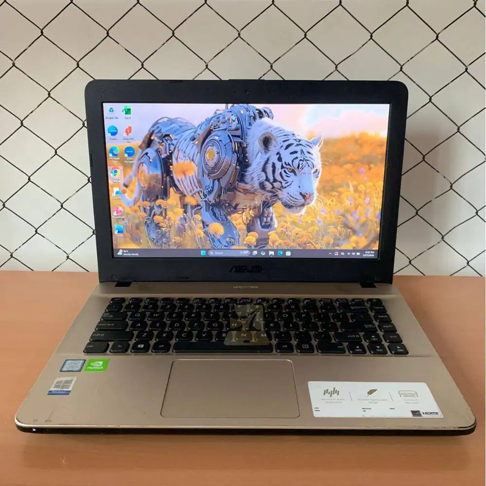 ASUS Vivobook X441UBR / i5-8250U / 12GB / SSD 256GB / NVDIA GeForce MX